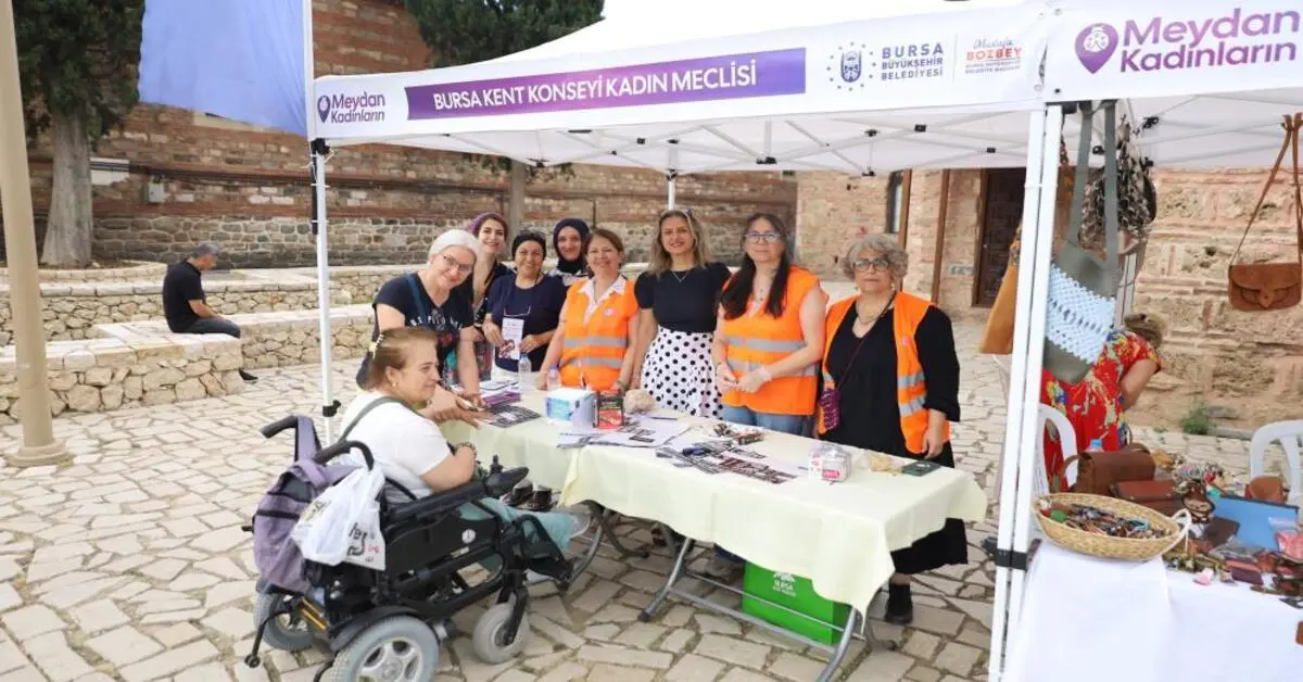 Genç Gazete Bursa’da ‘Meydan Kadınların’ Etkinliği El Emeği Ürünler Sergilendi 1