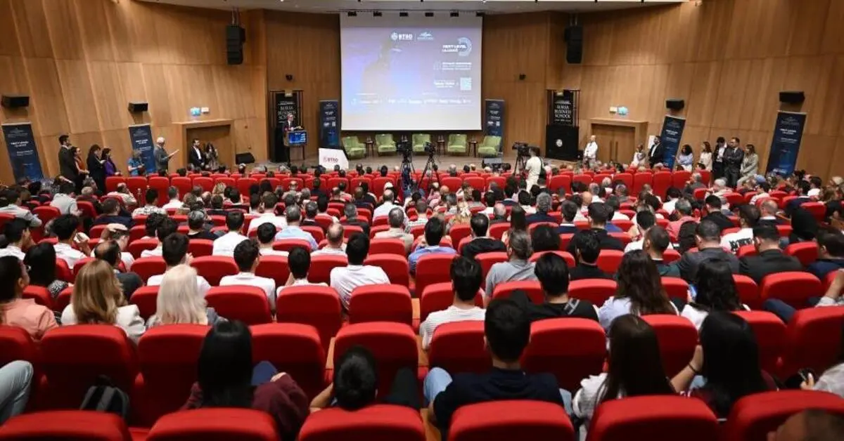 Genç Gazete Bursa’da Otomotivin Dijital Geleceği Uludağ Zirvesi’nde Şekillendi 3