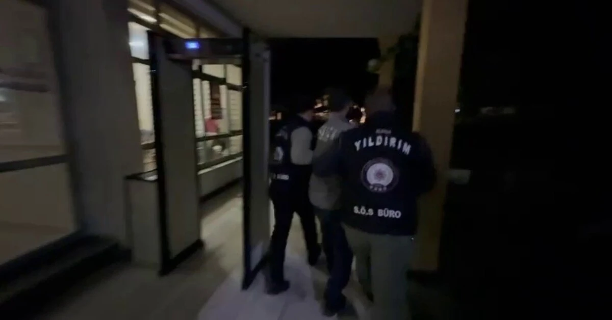 Genç Gazete Bursa'da Yurtdışına Kaçmak İçin Hazırlanırken, Polis Baskını Yedi 1