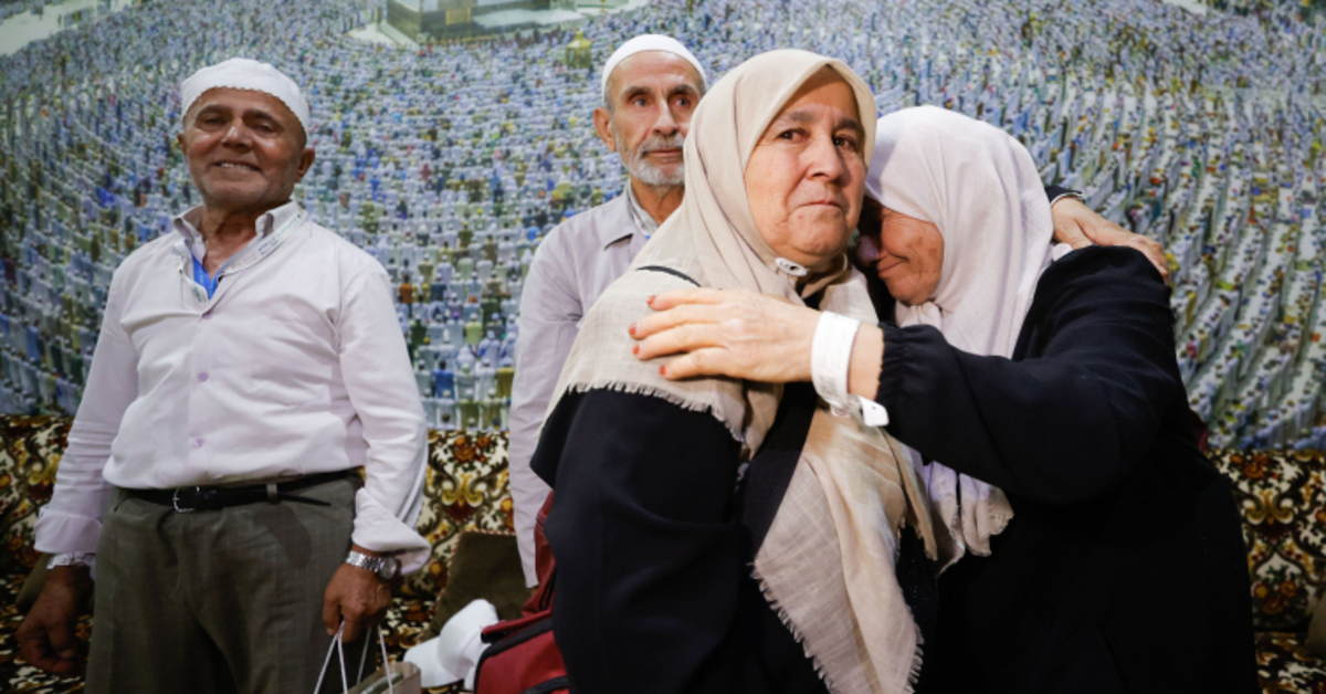 Genç Gazete Bursa’dan Hacca Giden Komşular Mekke’de 25 Yıllık Küslüğe Son Verdi 1