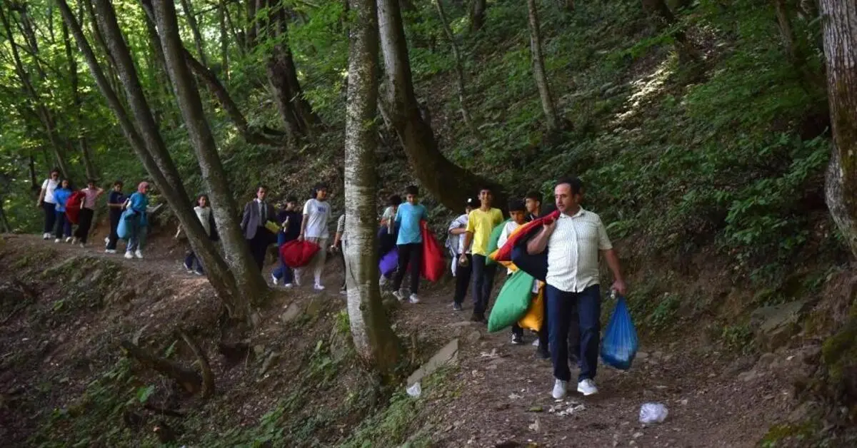 Genç Gazete Bursalı Gençlerden Örnek Temizlik Hareketi Hem Okudular Hem Doğayı Korudular 2
