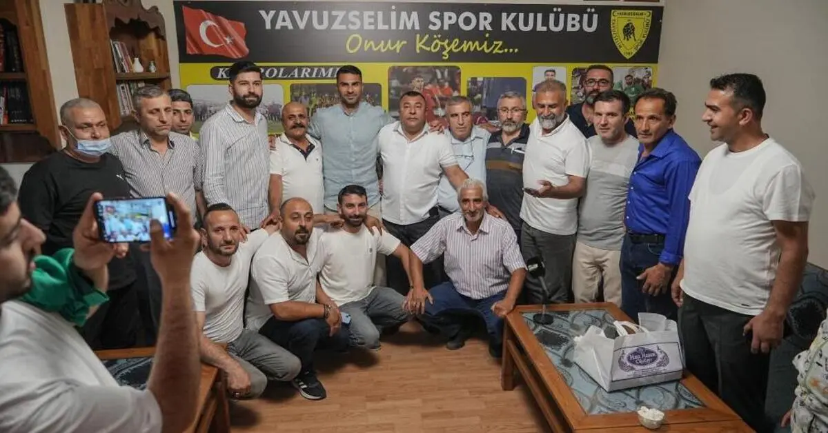 Genç Gazete Bursalı Milli Futbolcudan Vefa Ziyareti Futbola Başladığı Takımı Unutmadı 3