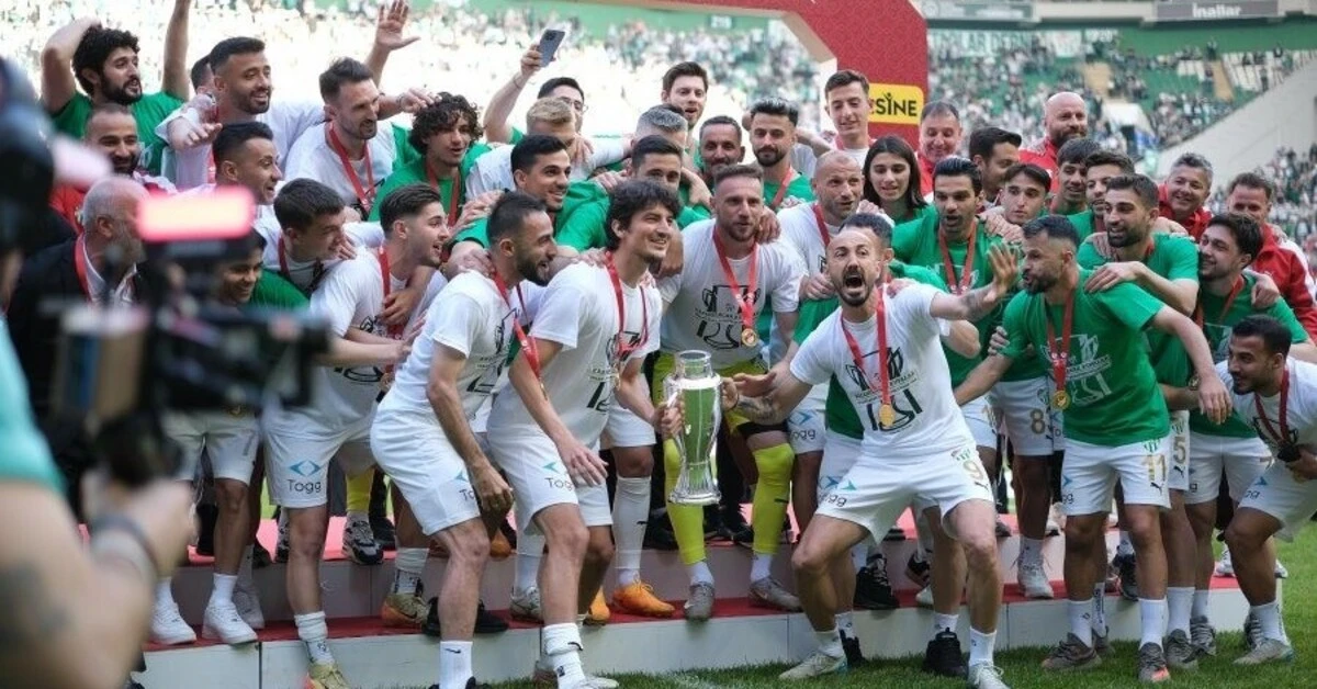 Genç Gazete Bursaspor'da Bazı Oyuncularla Yollar Ayrılabilir-1