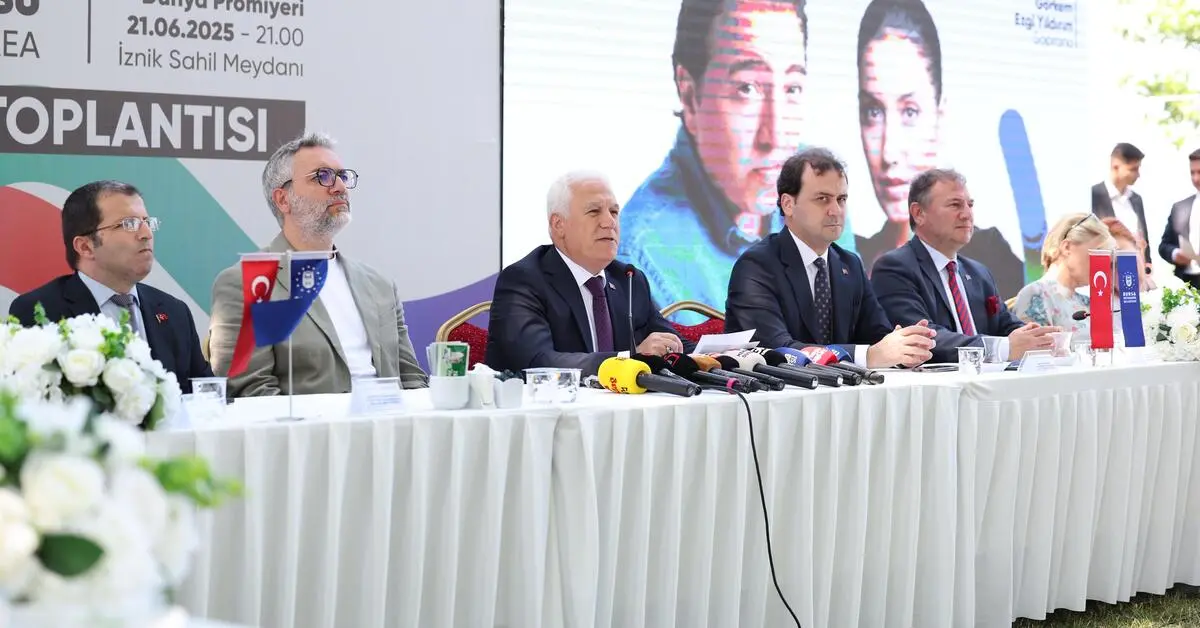 Genç Gazete Dünyaca Ünlü Piyanist Ve Besteci Fazıl Say'dan İznik'e Özel Türkü