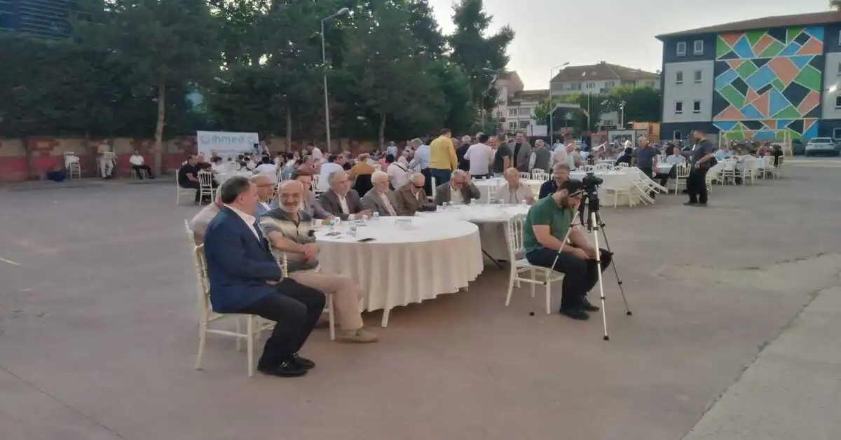 Genç Gazete İhmed Mezuniyet Pilavı İnegöl’de Gönülleri Bir Araya Getirdi 2