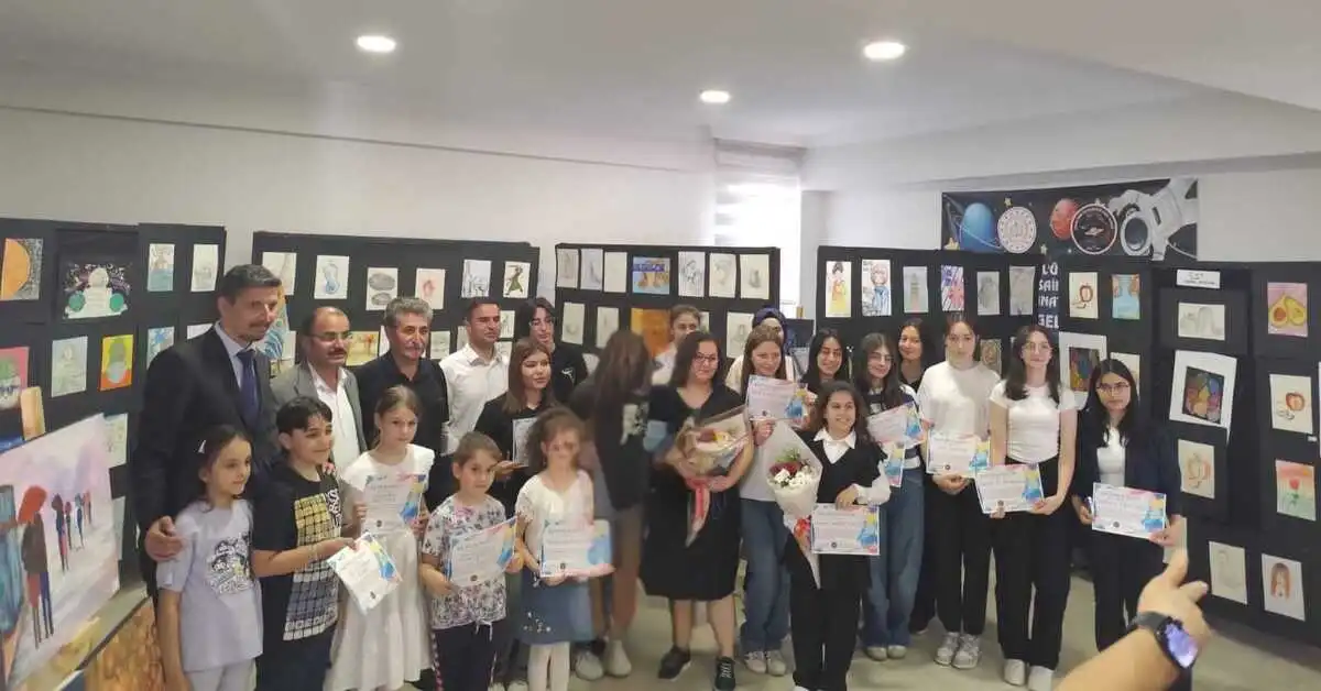Genç Gazete İnegöl Bi̇lsem Ve Turgut Alp Lisesi’nden Yıl Sonu Resim Sergisi 5