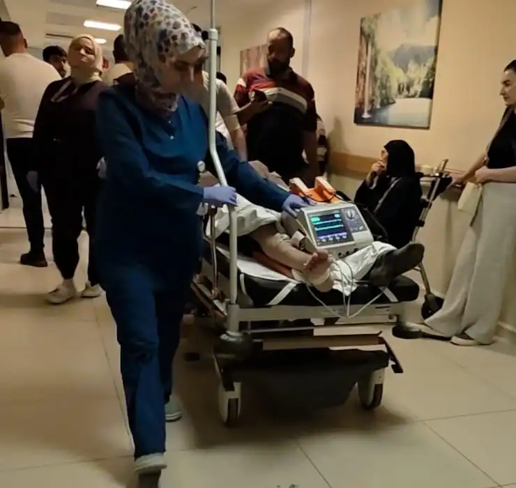 Genç Gazete İnegöl'de 8 Metre Yükseklikten Düşen İşçi Ağır Yaralandı