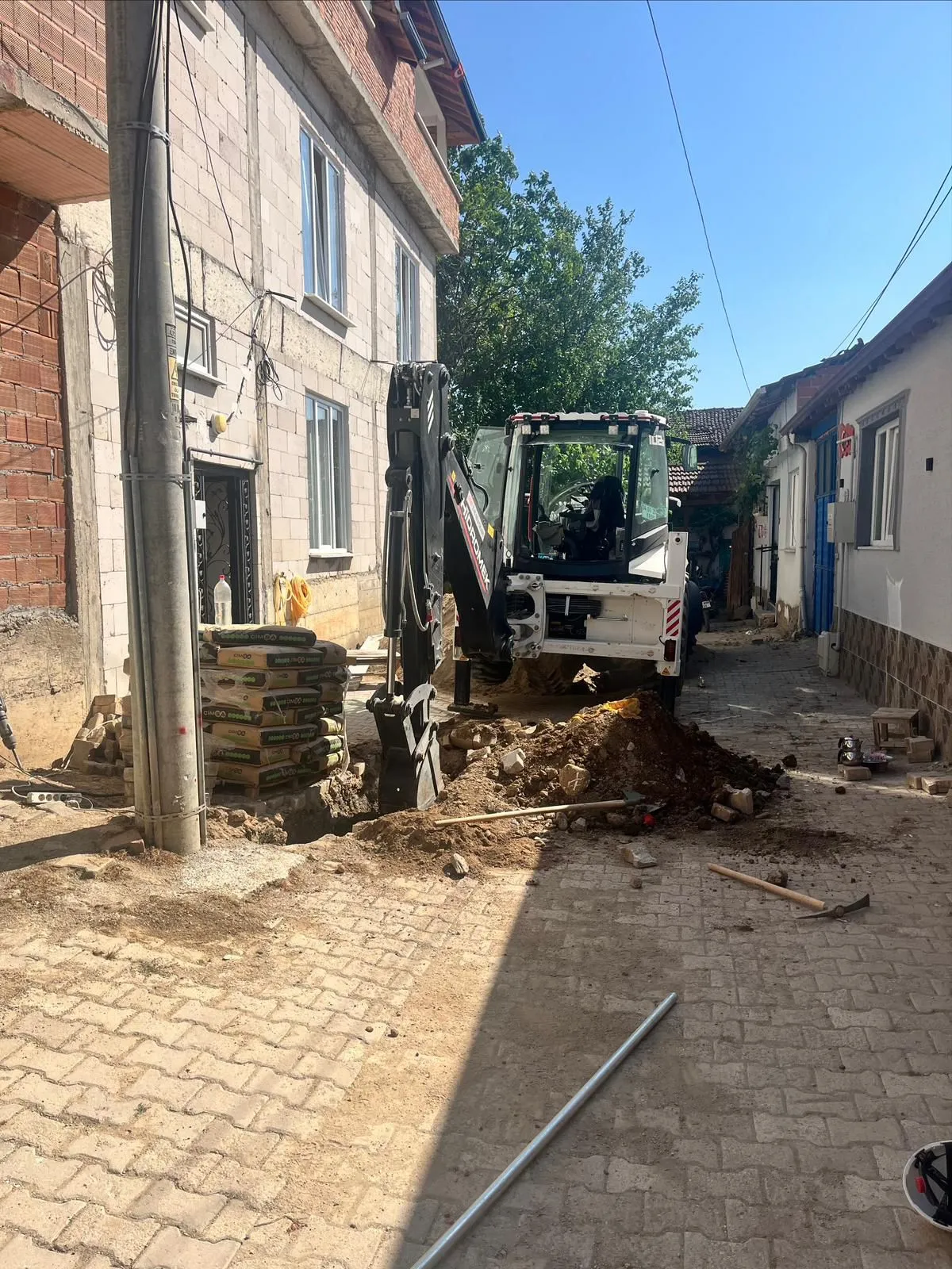 Genç Gazete İnegöl’de Doğalgaz Hattında Patlama 4 Kişi Yaralandı-1