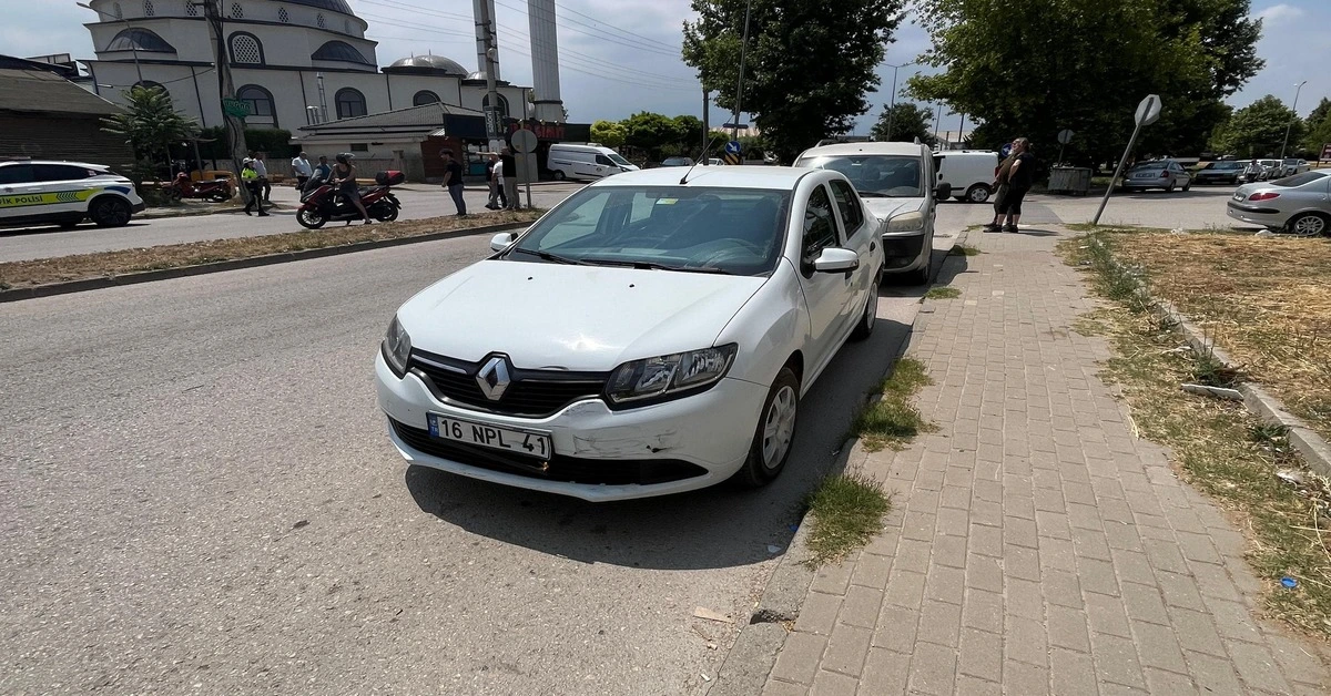 Genç Gazete İnegöl'de Otomobil Ile Motosiklet Çarpıştı 1 Kişi Yaralandı 1