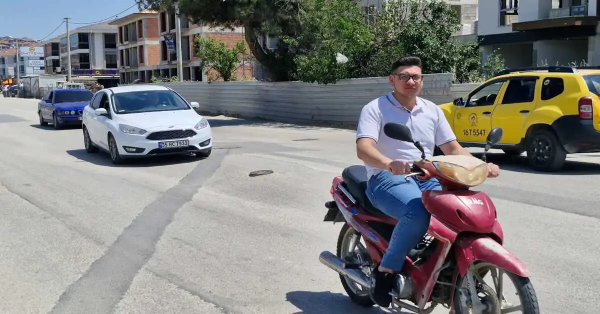 Genç Gazete İnegöl'ün Çileli Yolu Kozluca Yoluna Arabalarımızın Ön Takımı Dayanmıyor, Vatandaş İsyan Etti! 4