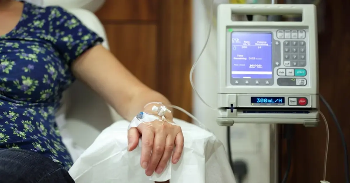 Genç Gazete Kemoterapi Nedir Ve Hangi Durumlarda Kemoterapi Tedavisi Uygulanır Kanser Tedavisindeki Rolü Ve Detayları Nelerdir 1