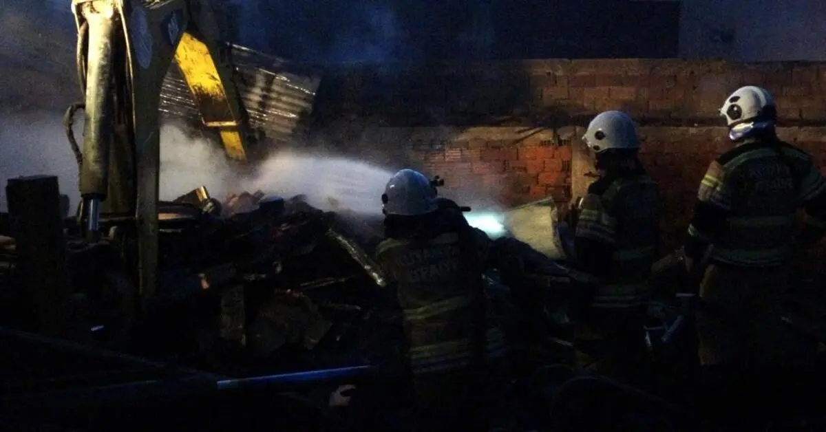 Genç Gazete Kütahya’da Tahta Palet Atölyesinde Yangın