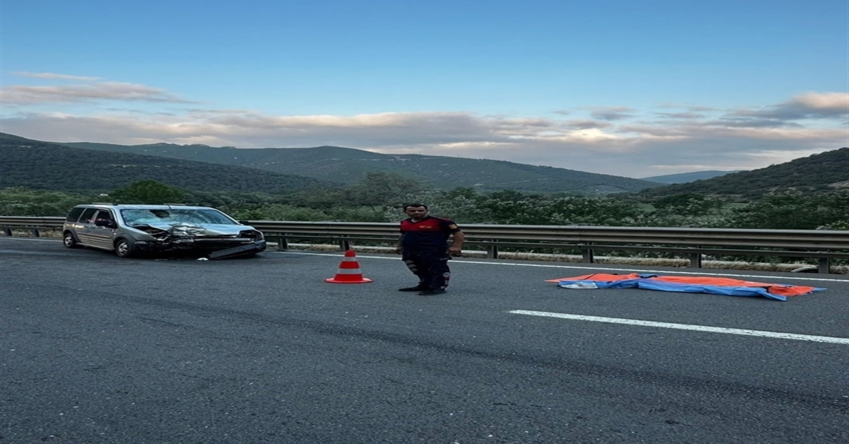 Genç Gazete Otomobil Ile Motosiklet Çarpıştı 1 Ölü, 5 Yaralı