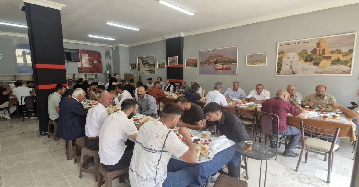 Genç Gazete Van İlder, Bayram Sofrasında Birlik Mesajı Verdi 1