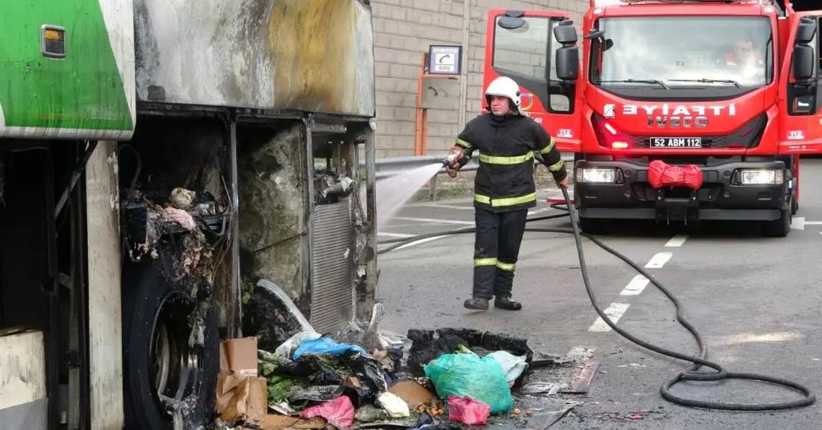 Genç Gazete Yolcu Otobüsü Tünelde Alev Aldı 37 Yolcu Son Anda Kurtarıldı 4