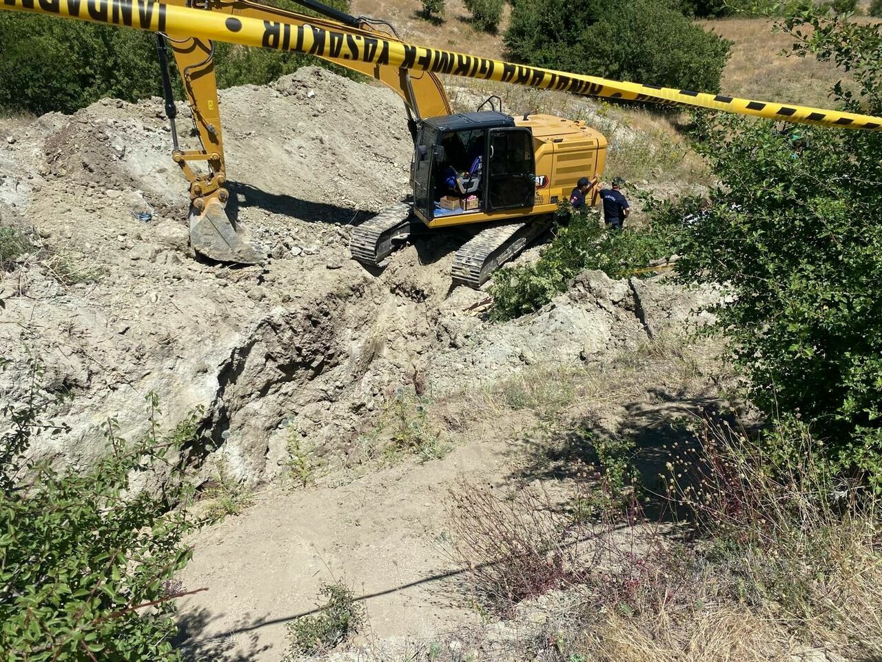 Göçük Altında Kalan Kişi Hayatını Kaybet (2)