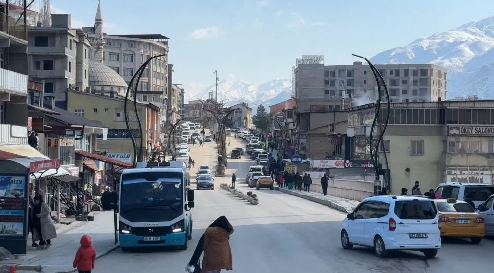 Hakkari'de Korkutan Deprem! (1)