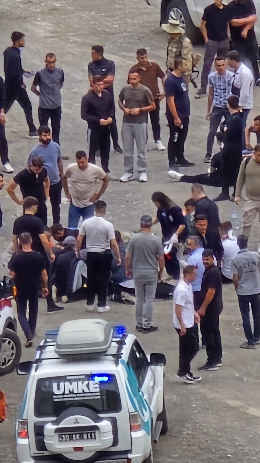 Hakkari'de Midibüs Devrildi, 6 Asker Yaralandı (2)