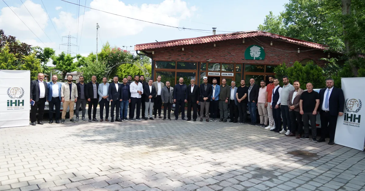İhh İnegöl Temsilciliği Yeni Yönetimini Tanıttı (1)