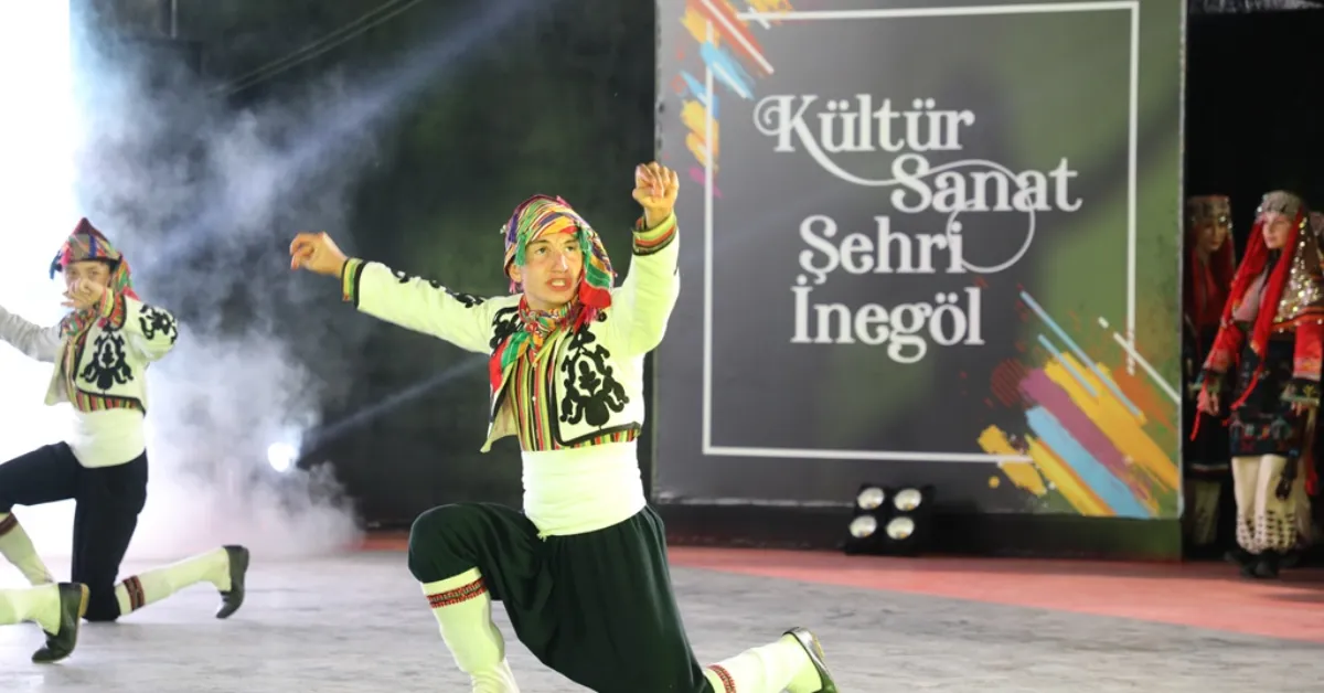 İnegöl Belediyesi Halk Dansları Topluluğu 14. Yılında Kültürpark’ta Sahne Alıyor (2)