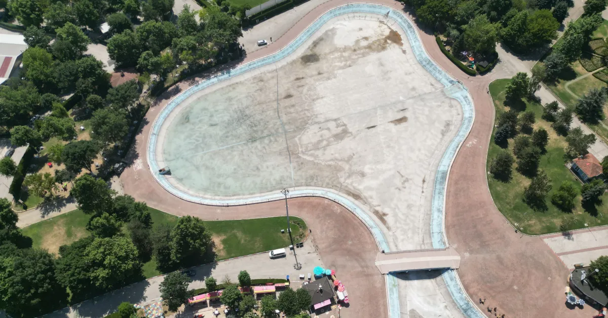 İnegöl Kültürpark Havuzu Dolduruluyor (3)-1