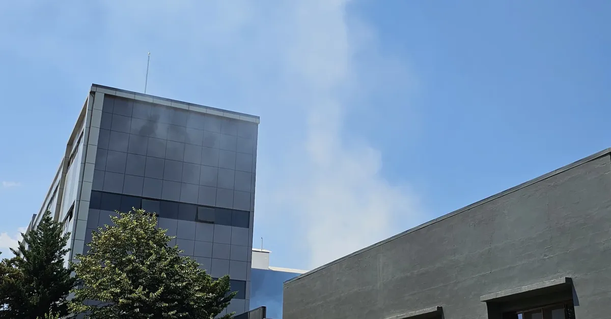 İnegöl Osb’deki Fabrikadan Yükselen Dumanlar Tepki Çekti (3)