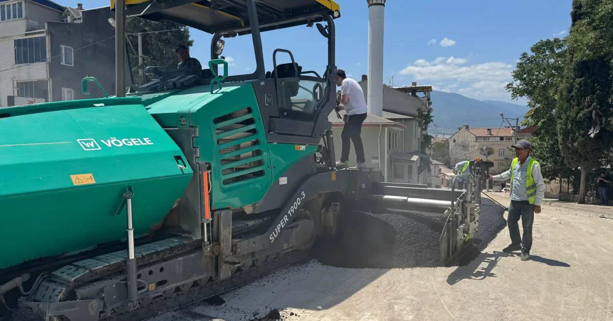 İnegöl’de 1200 Metrelik Sıcak Asfalt Çalışması Tamamlandı (1)