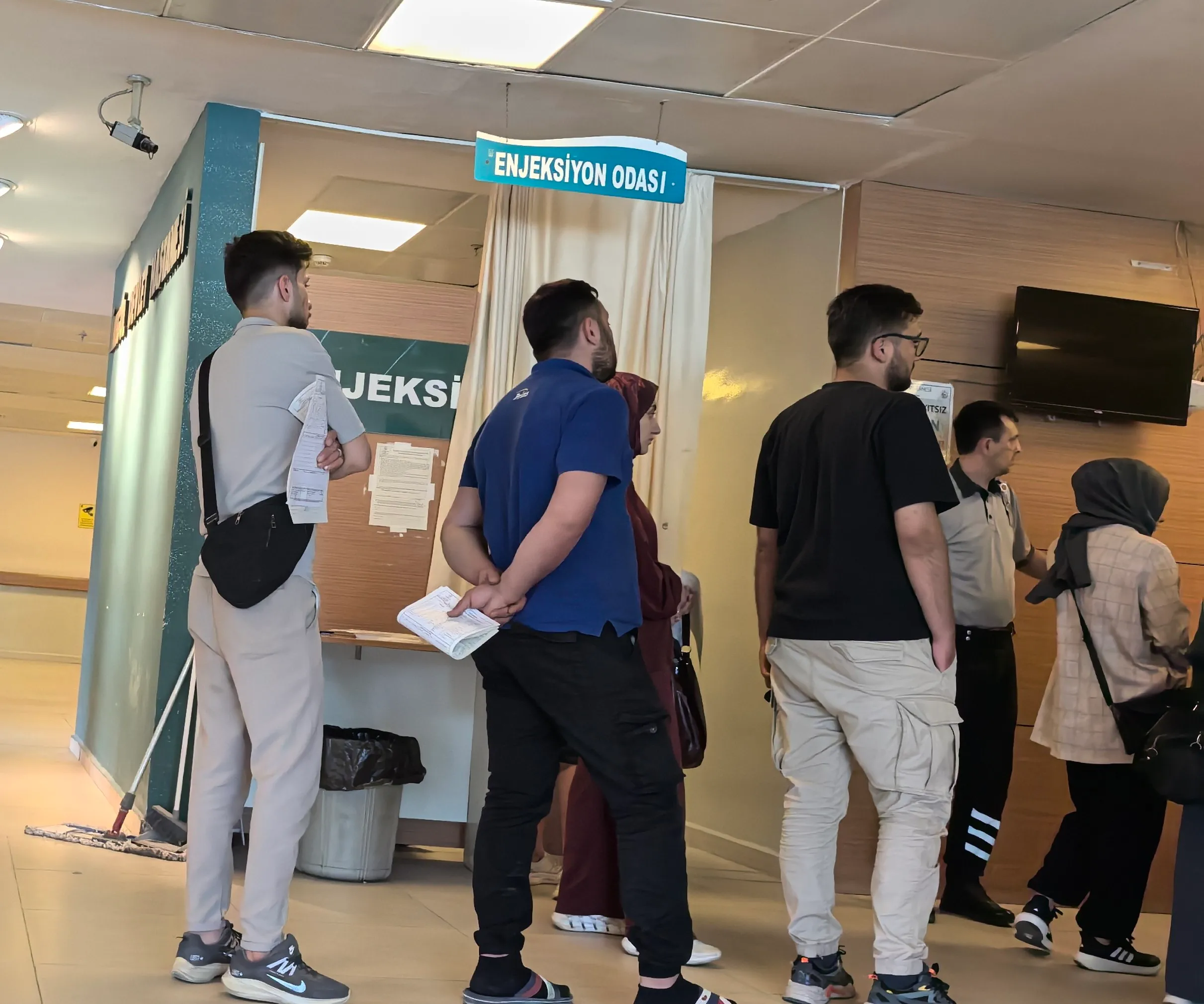 İnegöl'de 30 İşçi Yemekten Zehirlenerek Hastaneye Kaldırıldı! (2)