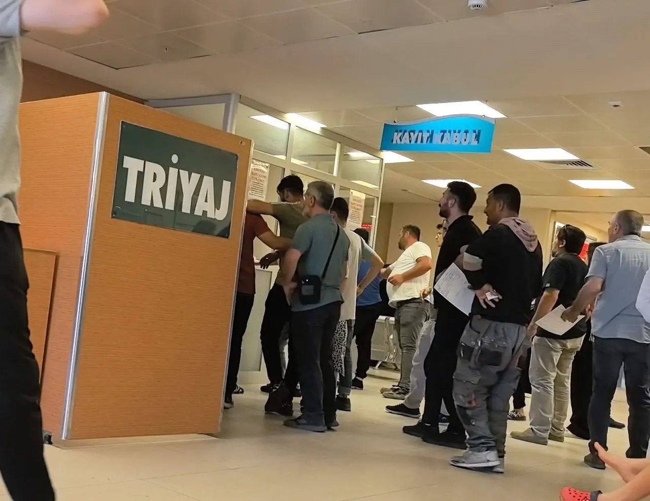 İnegöl'de 30 İşçi Yemekten Zehirlenerek Hastaneye Kaldırıldı! (3)