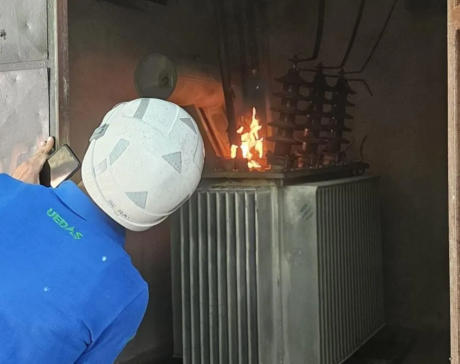 İnegöl’de Elektrik Trafosunda Yangın Çıktı! (1)