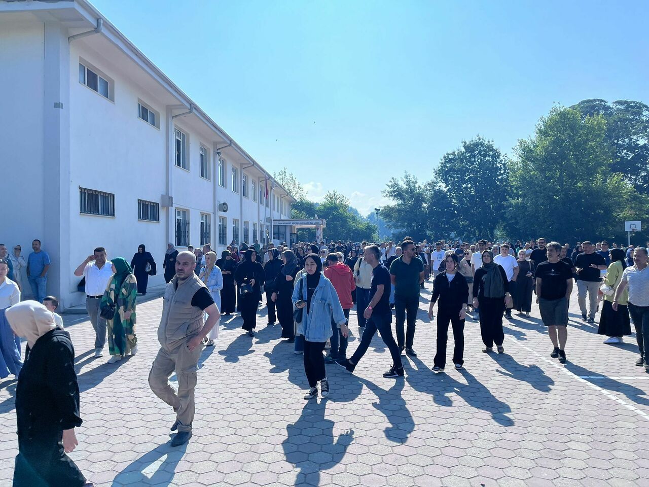 İnegöl’de Lgs Heyecanı Veliler, Öğrencilerden Daha Heyecanlıydı (4)