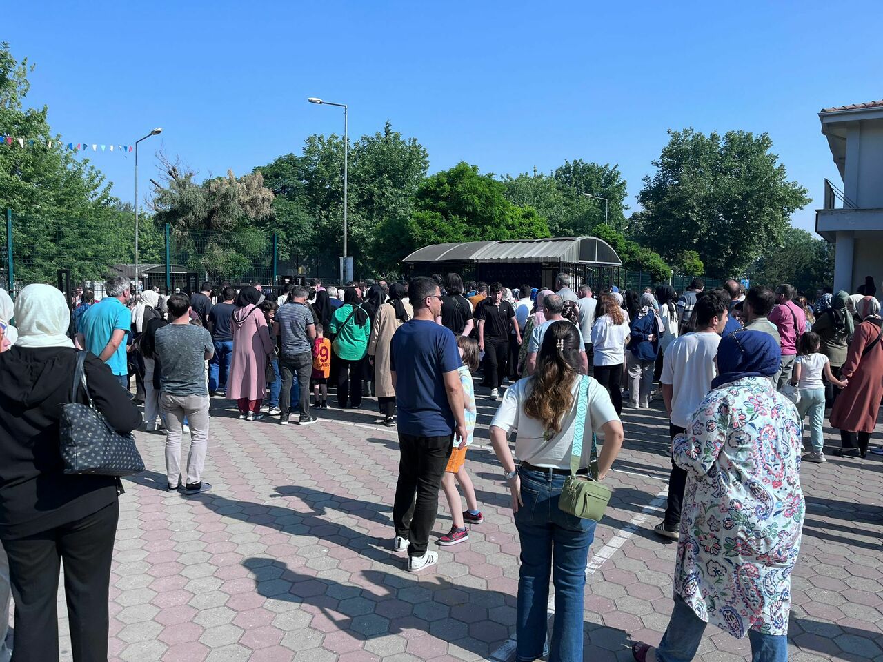 İnegöl’de Lgs Heyecanı Veliler, Öğrencilerden Daha Heyecanlıydı (5)