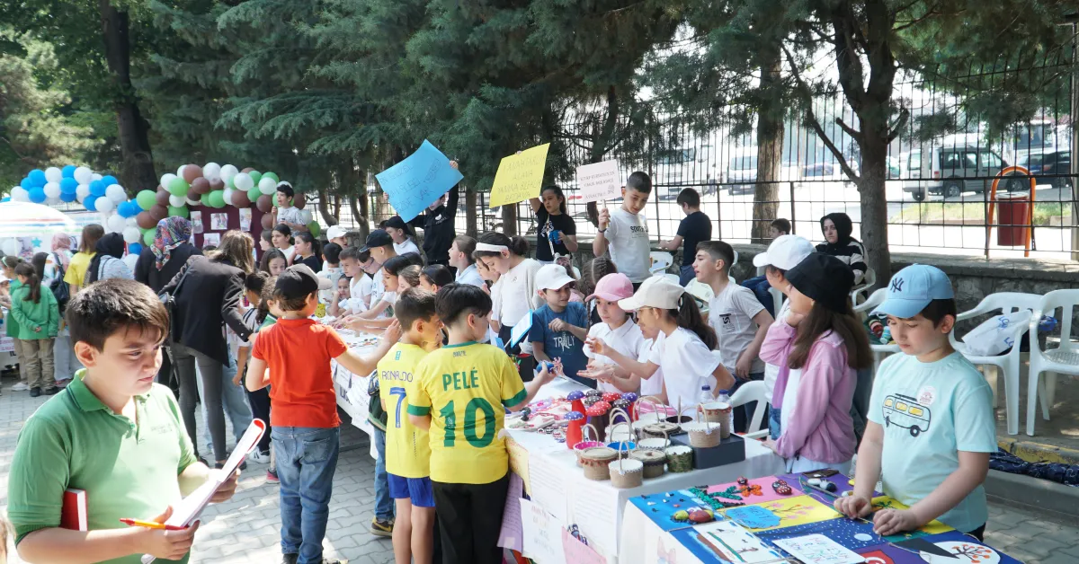 İnegöl'de Öğrencilerin Tasarladığı Ürünler Sergide Büyük İlgi Gördü (5)