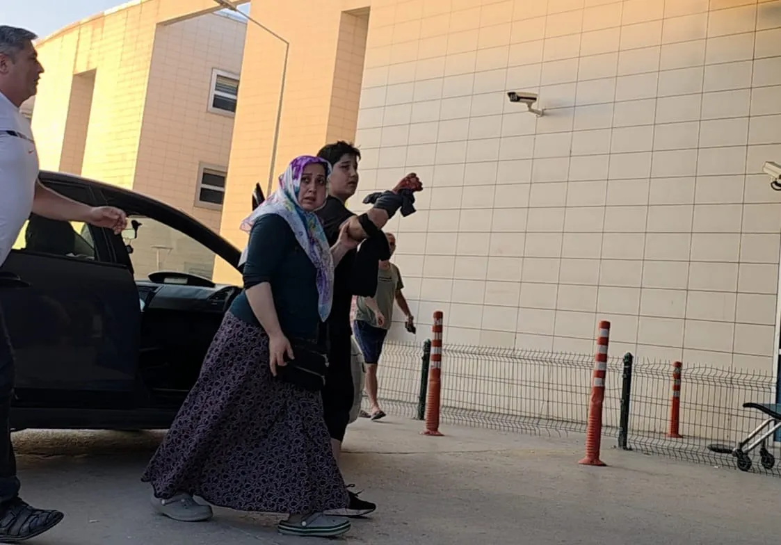 İnegöl’de Otomobil 11 Yaşındaki Çocuğa Çarptı (2)