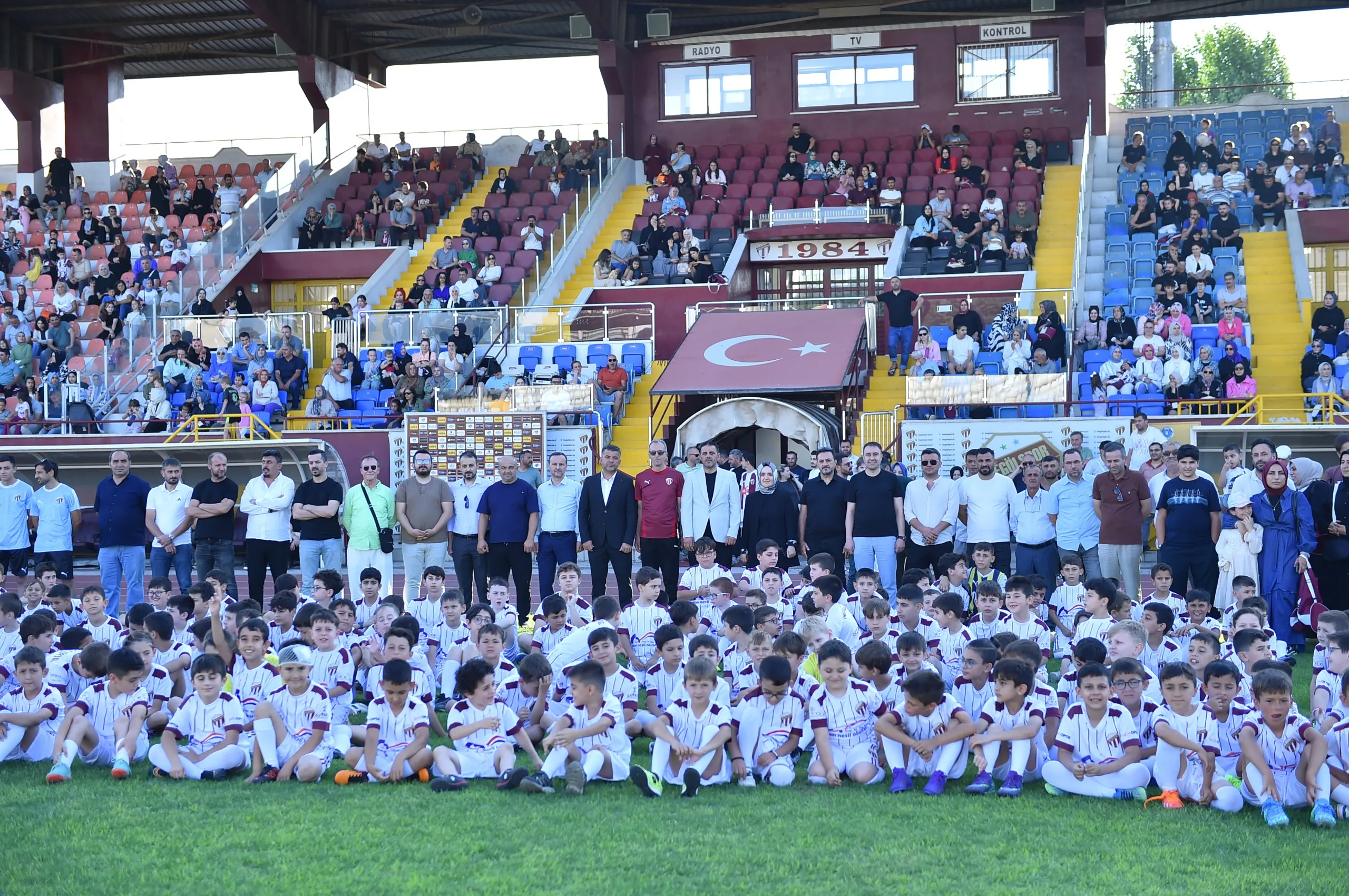 İnegölspor’un Yaz Futbol Okuluna Yoğun İlgi (1)