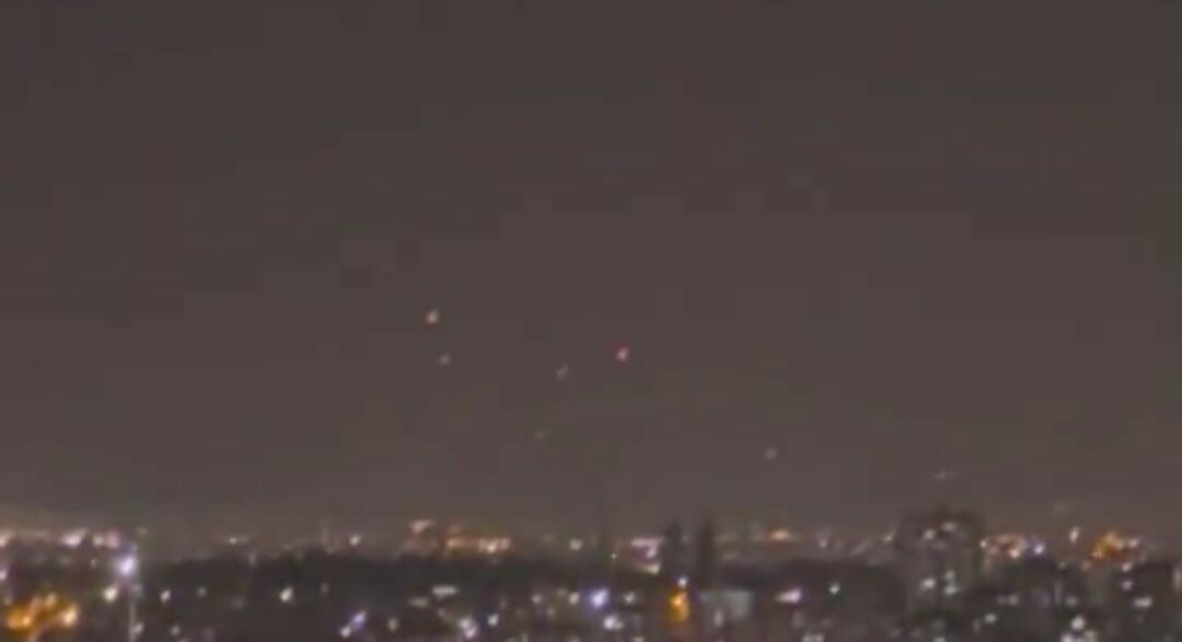 İran'ın İsrail'e Attığı Füzeler Gece Boyunca Gaziantep'ten Görüldü (2)