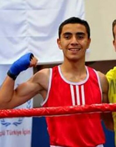 Mersin'de Oto Yıkamacıda 3 Gencin Cesedi Bulundu (1)