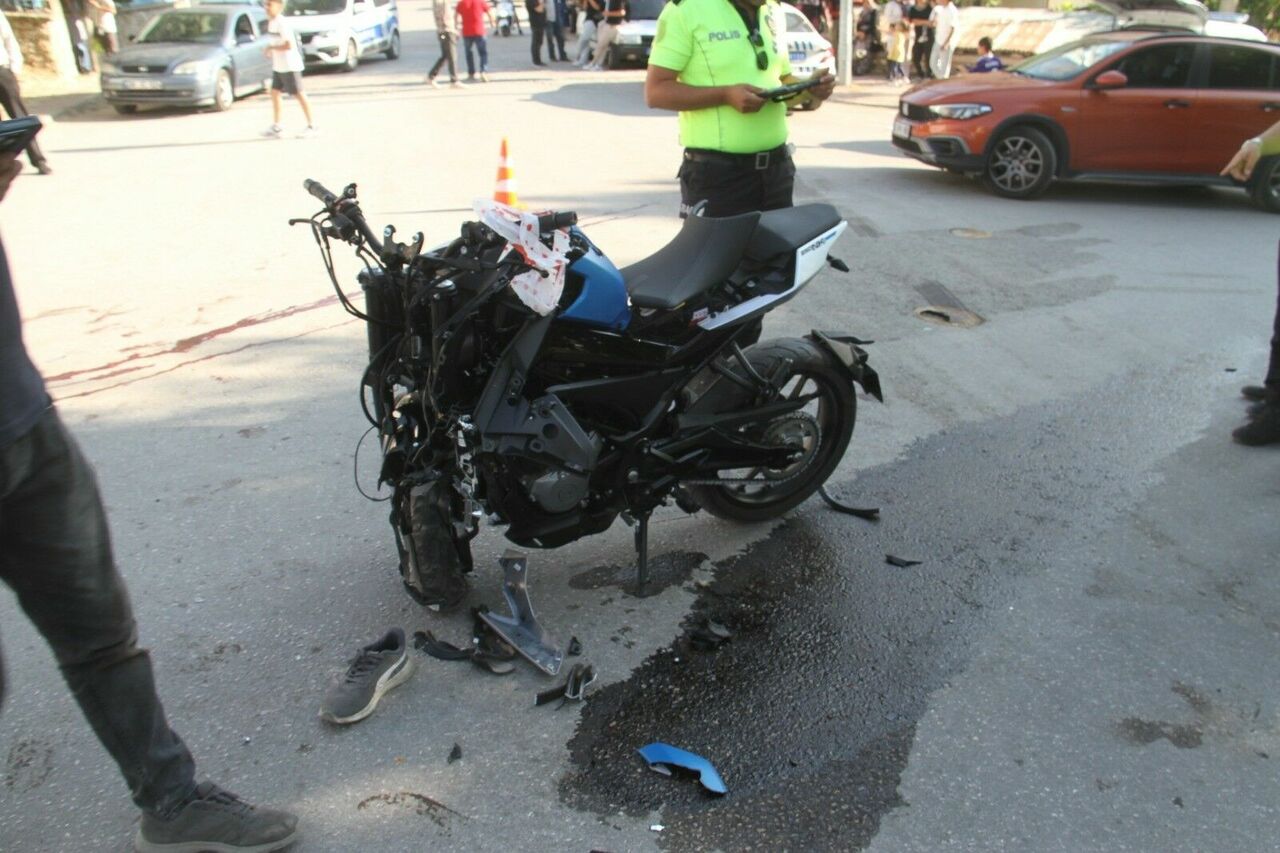 Minibüs Ile Çarpışan Motosiklet Sürücüsü Hayatını Kaybetti (2)