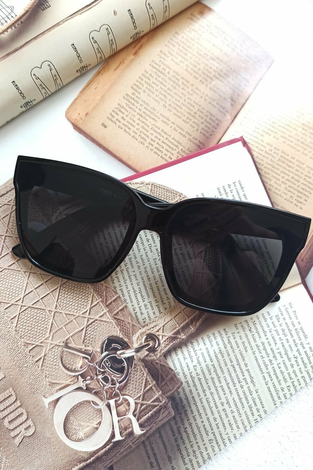 Moda Uğruna Gözlerinizi Kaybetmeyin! Çakma Güneş Gözlükleri Nasıl Anlaşılır, Ne Gibi Zararları Var  (3)