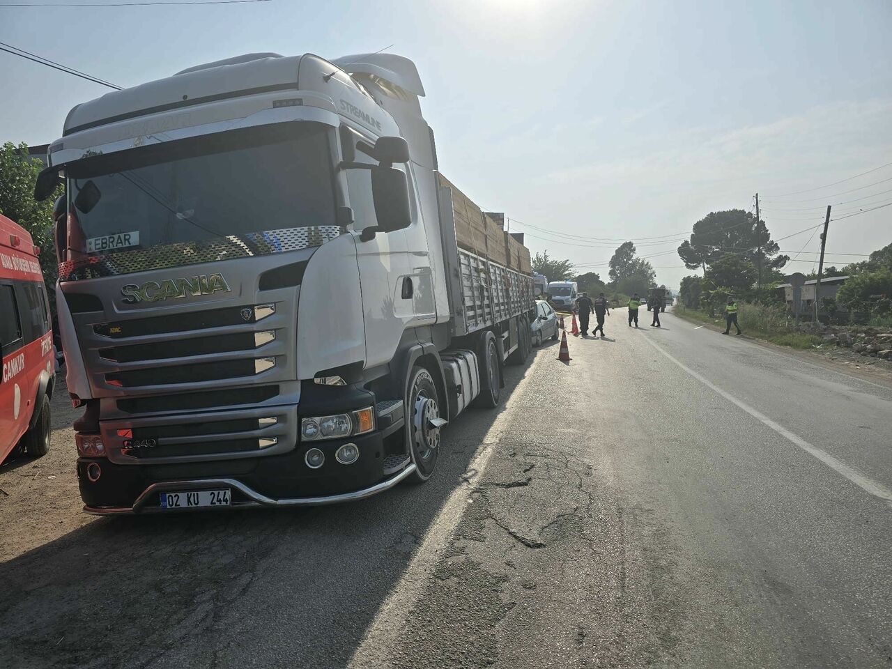 Otomobil Kamyona Çarptı, Sürücü Hayatını Kaybetti (3)