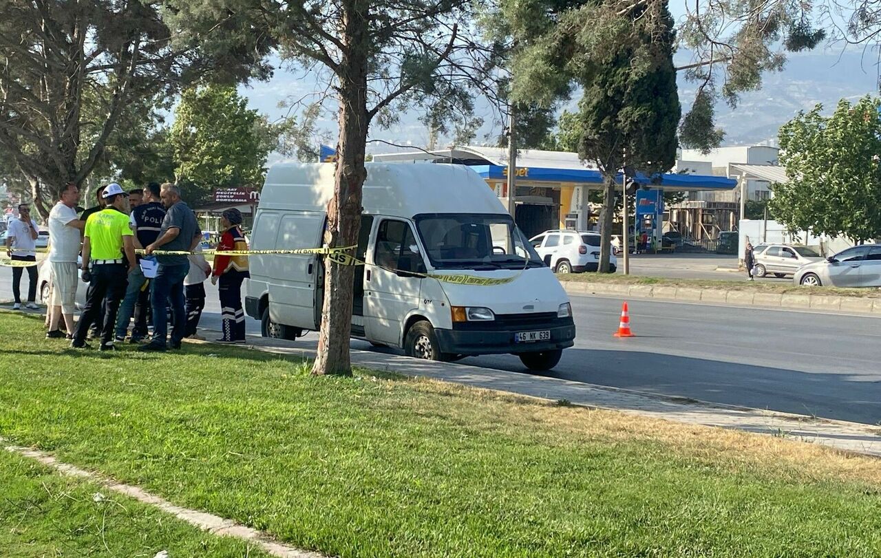 Park Halindeki Minibüste Ceset Bulundu (1)