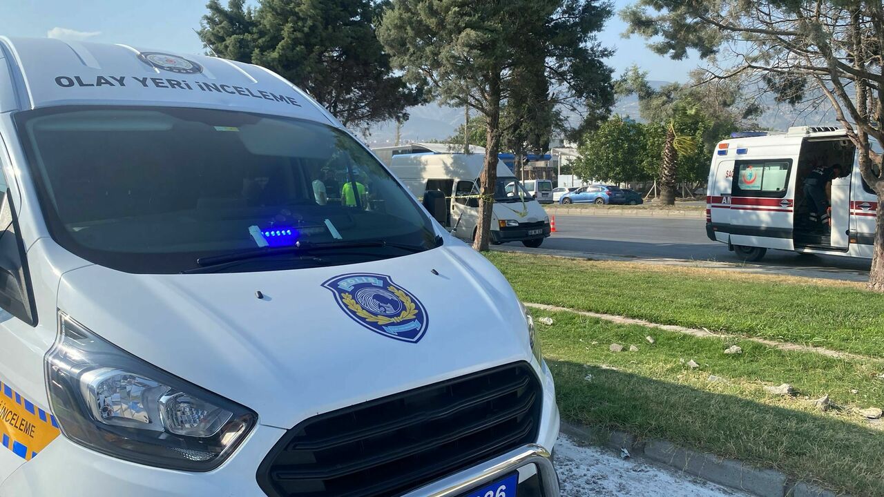 Park Halindeki Minibüste Ceset Bulundu (2)