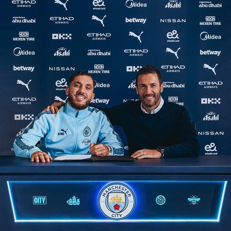 Rayan Cherki, Manchester City Ile 5 Yıllık Sözleşme İmzaladı (2)