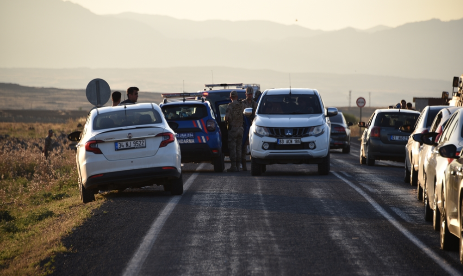 Şanlıurfa'da Seyir Halindeki Otomobile Silahlı Saldırı 1 Ölü (3)