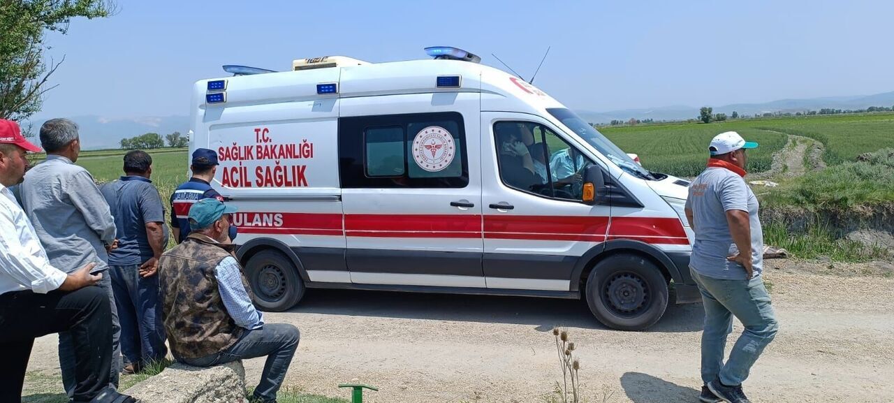 Satın Aldığı Kurbanlıkla Evine Dönerken Kanala Uçan Otomobilinde Yaşamını Yitirdi (2)