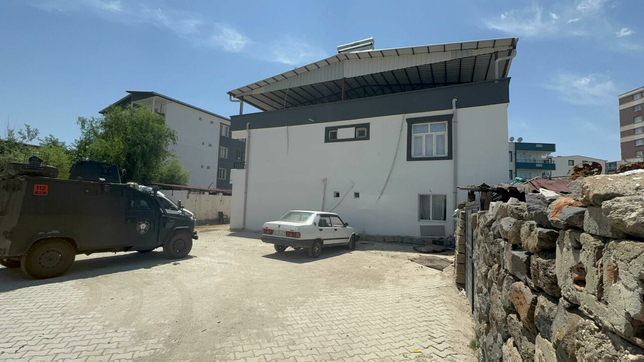 Tartıştığı Babasını, Başına Çekiçle Vurarak Ağır Yaraladı (1)