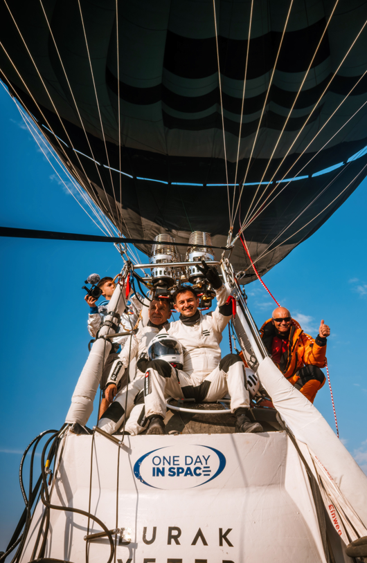 Türk Dj 55 Bin Fit'te Müzik Yaptı, Guinness Dünya Rekoru Geldi