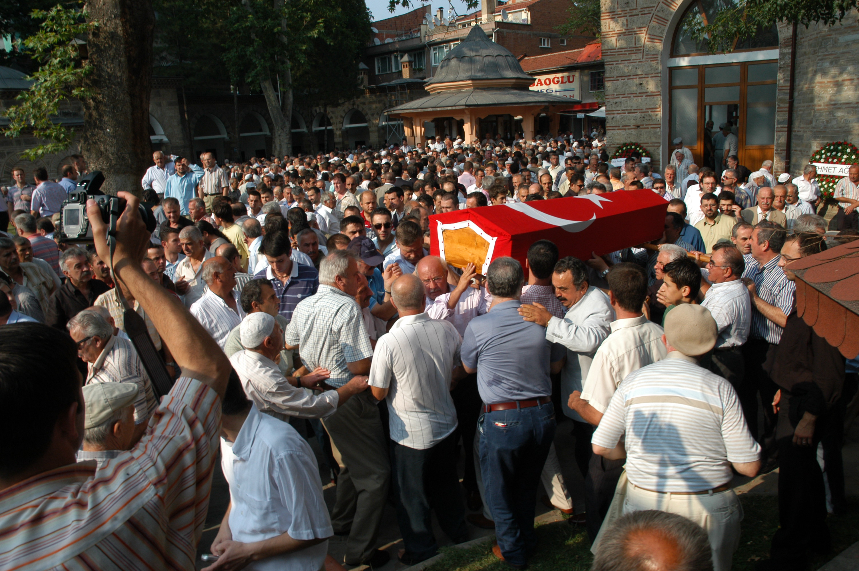 Vefat Edenler Cenaze Bilgileri Ölüm Haberleri Mezarlık Kabir Bilgileri Gencgazete 13 Haziran 2025 Cuma (1)