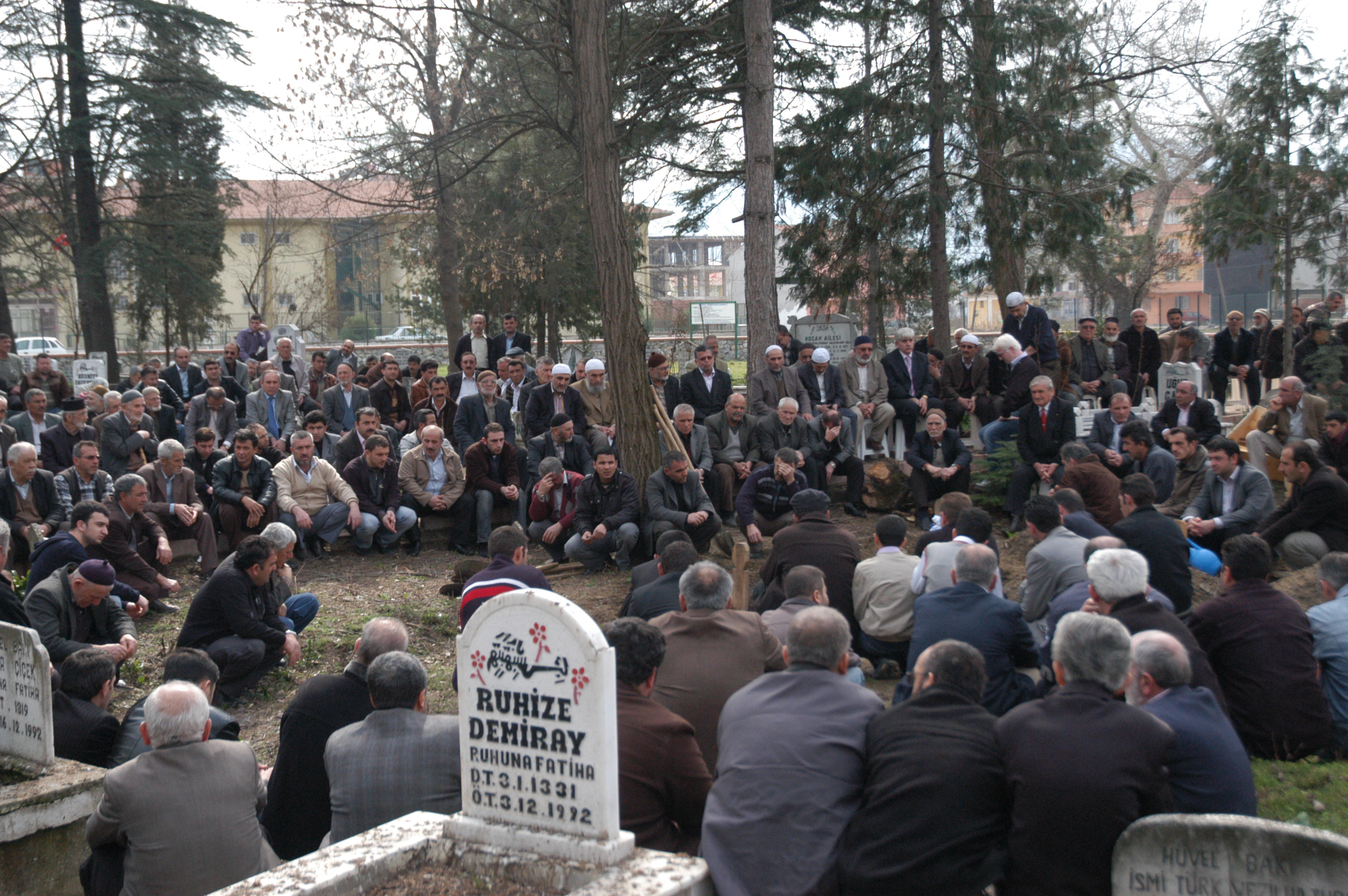 Vefat Edenler Cenaze Bilgileri Ölüm Haberleri Mezarlık Kabir Bilgileri Gencgazete 13 Haziran 2025 Cuma (6)