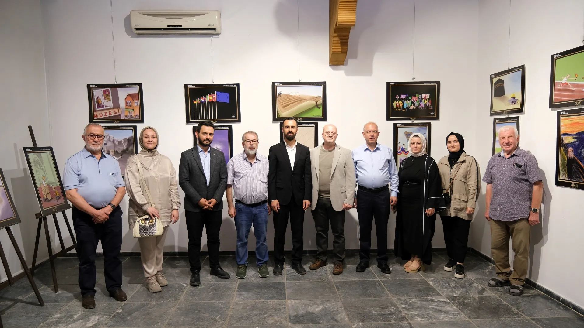 Yalçın Eroğlu İnegöl’de 46 Ödüllü Karikatür Sergisi Açtı (4)